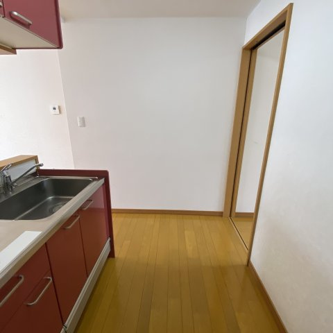 エルフレアのキッチン|コンパクトなキッチンで掃除もラクラク