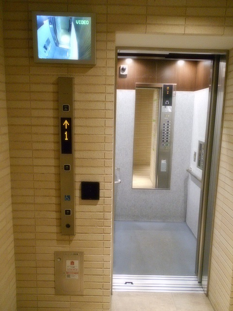 ParkAxis浅草橋Ⅱの設備|タッチキーがないと作動しないセキュリティエレベーター