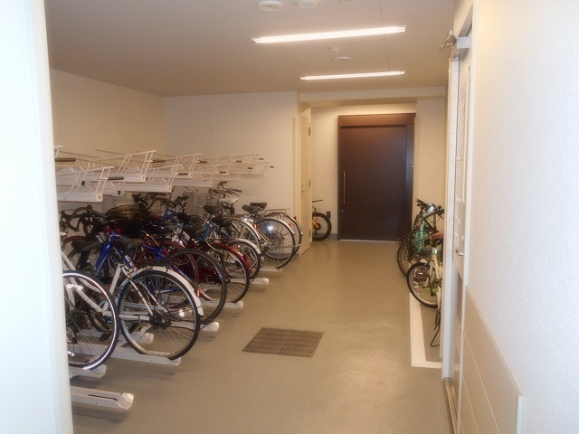 ParkAxis浅草橋Ⅱの設備|鍵付き屋内駐輪場
