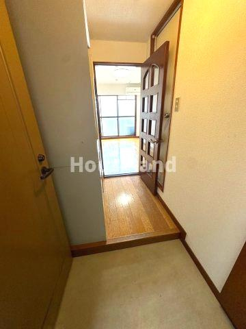 リバティハイツ美園の玄関