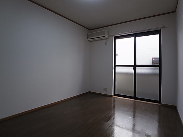 神戸市北区鈴蘭台南町２丁目のアパートの内装|洋室