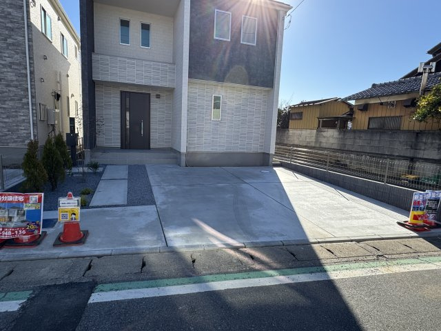 松戸市古ヶ崎新築戸建【古ヶ崎小学校：8分】の駐車場|1号棟駐車スペース・並列２台駐車可（３台目はオプション）