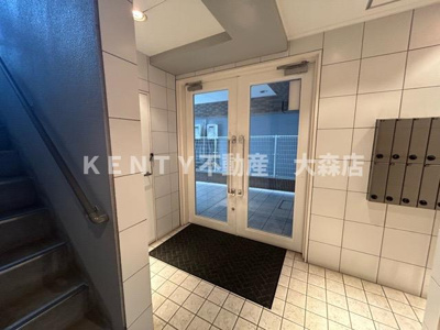 【エントランス】 | グランペール | 清潔なエントランスです