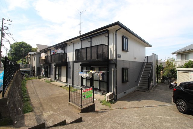 クレストヒルズの外観