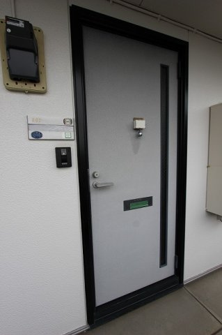 クレストヒルズの玄関