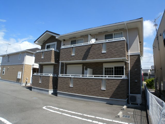 タカラピュア西の駐車場