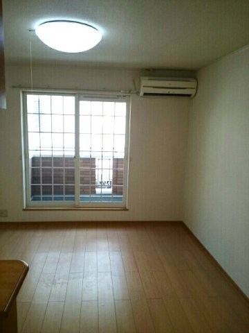 バンブーフォレスターの居間・リビング