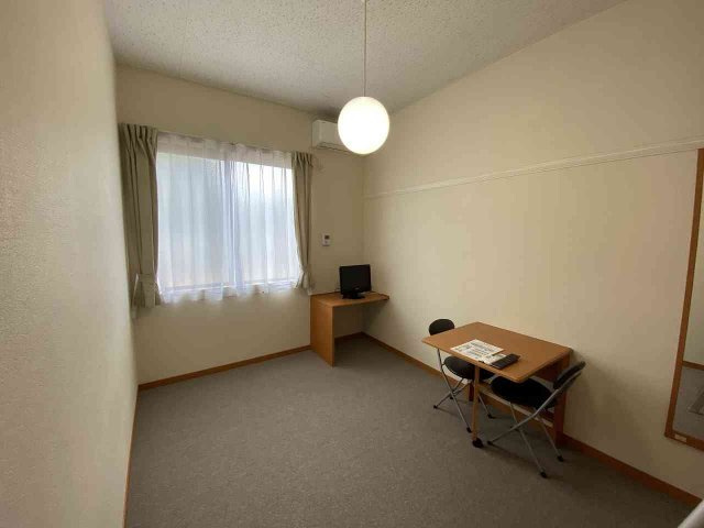 レオパレスカクタスの居間・リビング|写真と現状が異なる場合は現状を優先します。