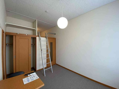 【居間・リビング】 | レオパレスカクタス | 写真と現状が異なる場合は現状を優先します。