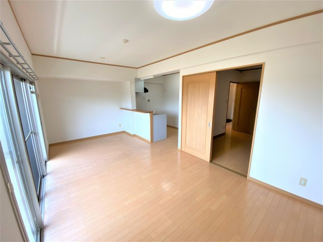 サンコート庄山の居間・リビング