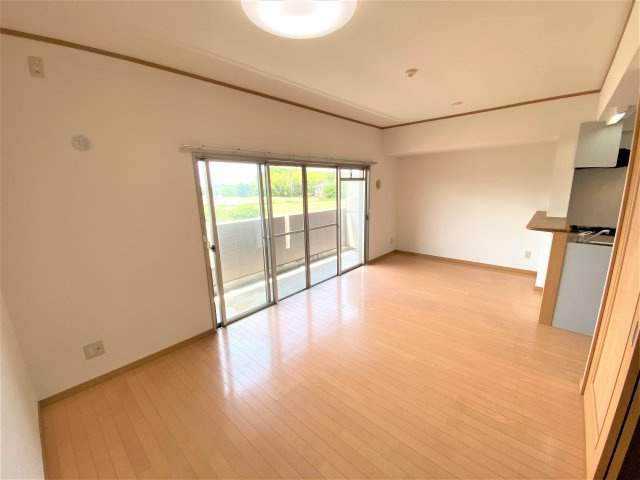 サンコート庄山の居間・リビング