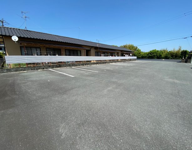 サンコート庄山の駐車場