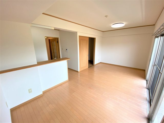 サンコート庄山の居間・リビング