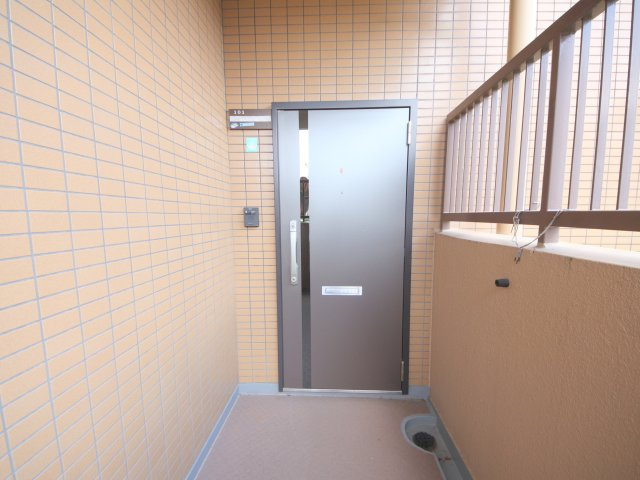 朝日プラザアーバネート奈良IIのエントランス