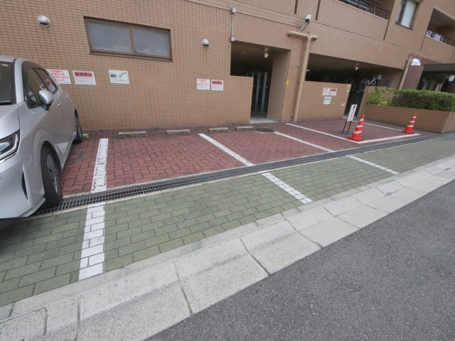 朝日プラザアーバネート奈良IIの駐車場