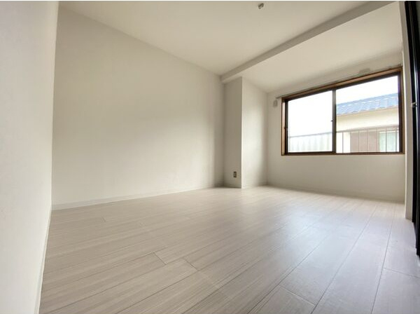 山本台3丁目戸建の洋室