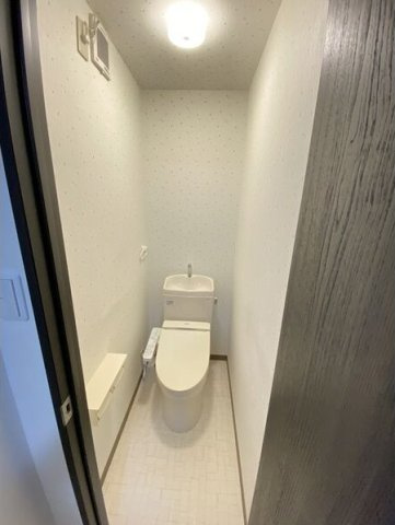 山本台3丁目戸建のトイレ