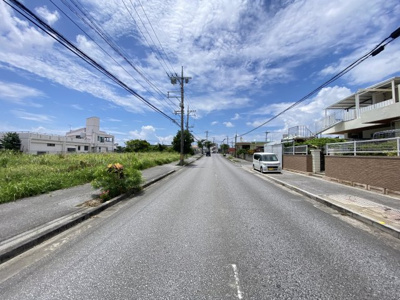 【前面道路含む現地写真】 | うるま市前原（売地374.8坪） | ※2024.8.17撮影