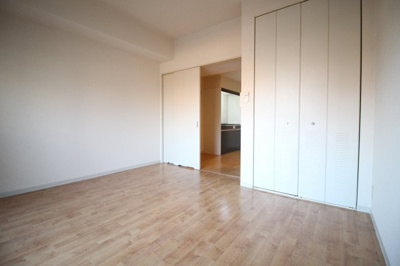 【寝室】 | シーラビフォリア | 洋室7.5帖　クローゼットあり