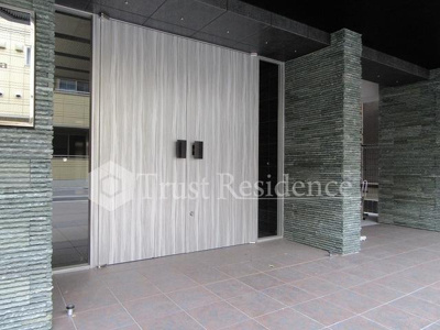 【エントランス】 | アンベリール三ノ輪 | エントランス前