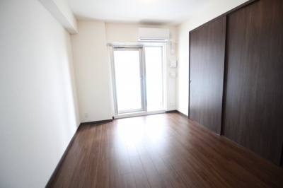 【居間・リビング】 | エスリードコート阿倍野昭和町 | DK9.8帖の明るいリビングスペースです♫