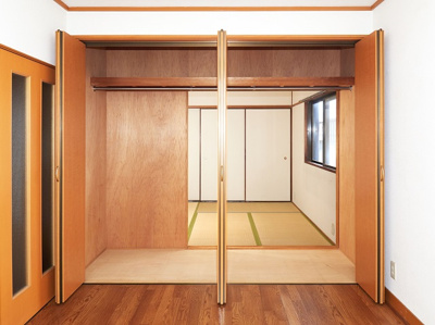 【収納】 | グリーンハイツ松本 | 6帖洋室のクローゼットは隣の和室と共用のウォークスルータイプです。