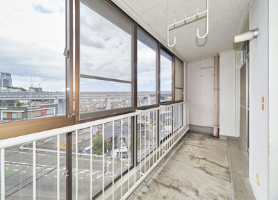 【バルコニー】 | グリーンハイツ松本 | 南東面バルコニーはサンルームタイプです