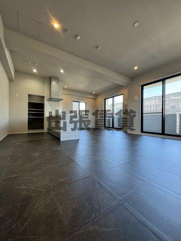 仲介手数料0円！！UNROOMの居間・リビング