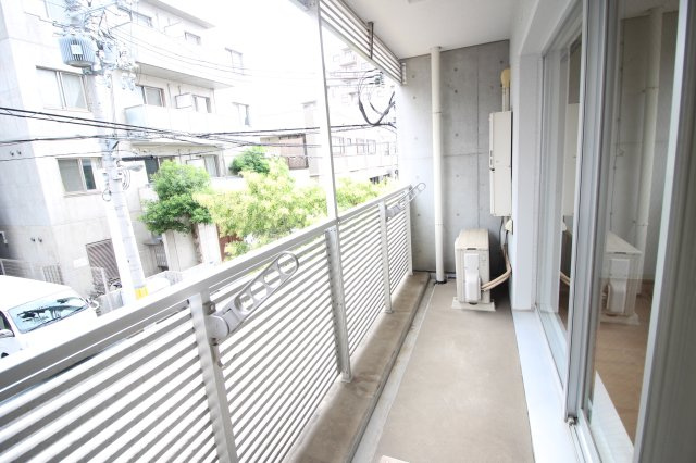 【バルコニー】 | クリスタルライト | お洗濯にも便利なバルコニー付き