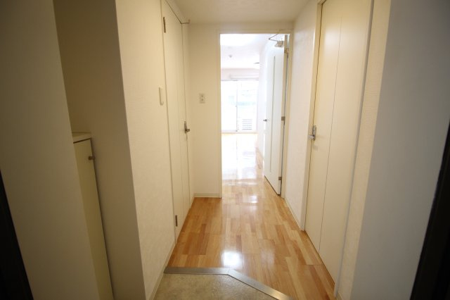 【玄関】 | クリスタルライト | シューズボックス付きの玄関