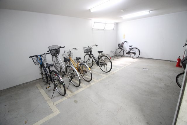 【その他共用部分】 | クリスタルライト | 駐輪場