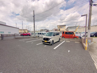 【駐車場】