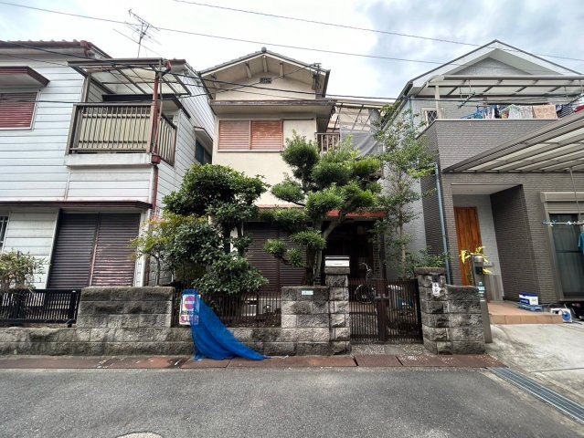 八田西町中古戸建の前面道路含む現地写真