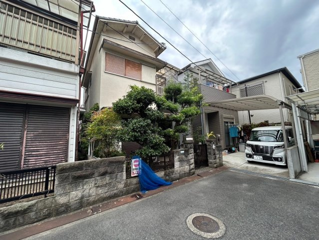 八田西町中古戸建の前面道路含む現地写真