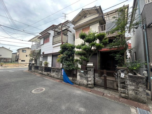 八田西町中古戸建の前面道路含む現地写真