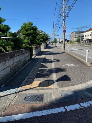 【前面道路含む現地写真】 | 吉島１丁目212