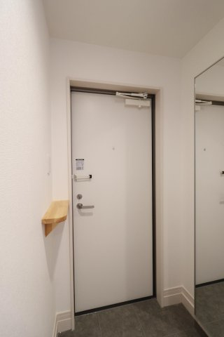 ウィンクルム・CRESTの玄関