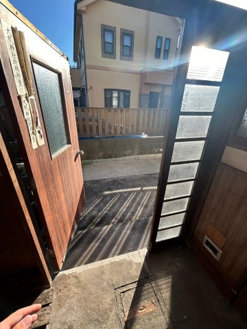 習志野市津田沼７丁目のアパートの玄関