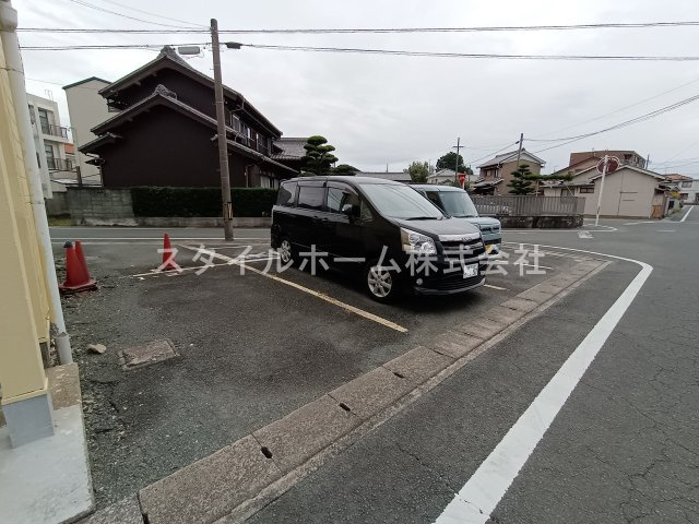 グリーンハイツ光輝の駐車場