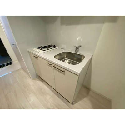 【キッチン】 | クレストタップ京橋 | ガスコンロ2口のキッチンです
調理スペースもあり使いやすいキッチンです