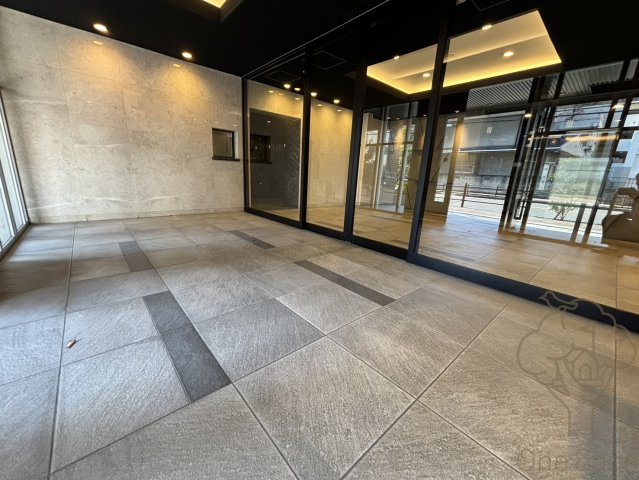 メインステージ新大阪のエントランス