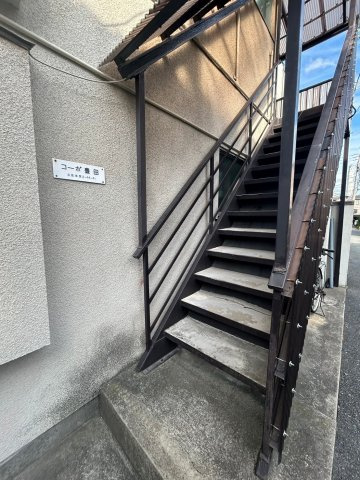 コーポ豊田のエントランス