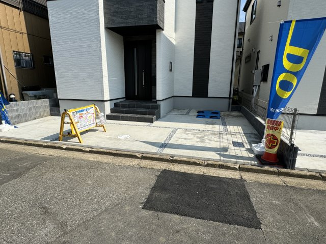 松戸市小金原９丁目新築戸建【貝の花小学校：10分】の駐車場|２号棟駐車スペース・２台駐車可