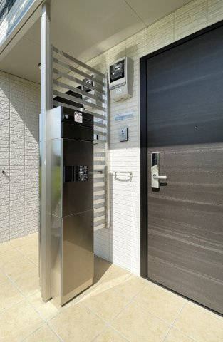 アルティス庄町のエントランス