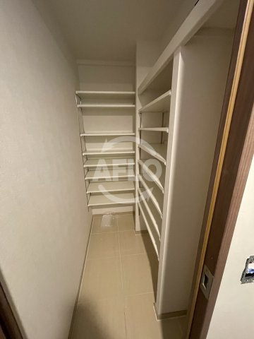 ザ・パークハビオ天満橋　滝川小学校区の収納|ザ・パークハビオ天満橋　シューズクローゼット
