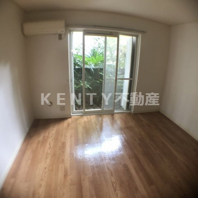 【居間・リビング】 | ベルシオングリーンヒル | こちらのリビングで趣味の時間をお楽しみください