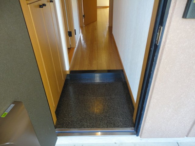 【玄関】 | パティオ・プリムローズ | 玄関