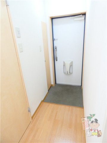 ヴィクトワール伊福の玄関