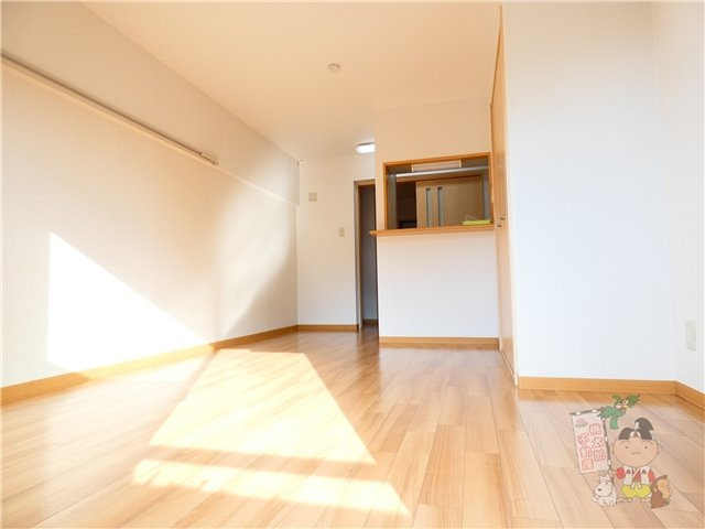 ヴィクトワール伊福の居間・リビング