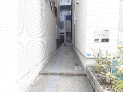 【エントランス】 | リブラ金山
